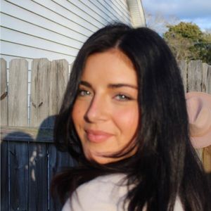 Meet your Posher, Elaina